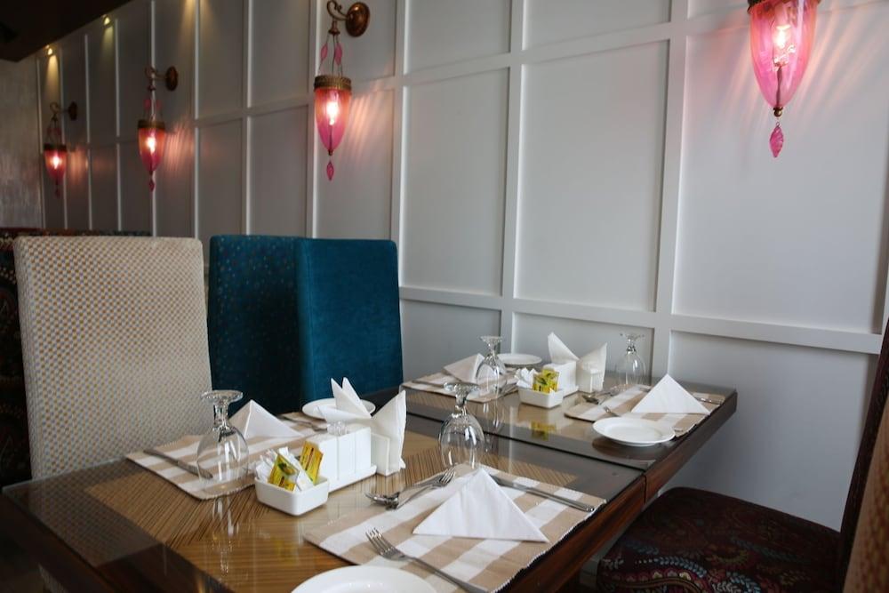 Palm Boutique Hotel Jeddah Exterior photo